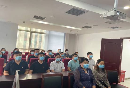 第十黨支部組織豫信公司干部、職工收看收聽(tīng)“七一”建黨100周年慶祝大會(huì)簡(jiǎn)報(bào)